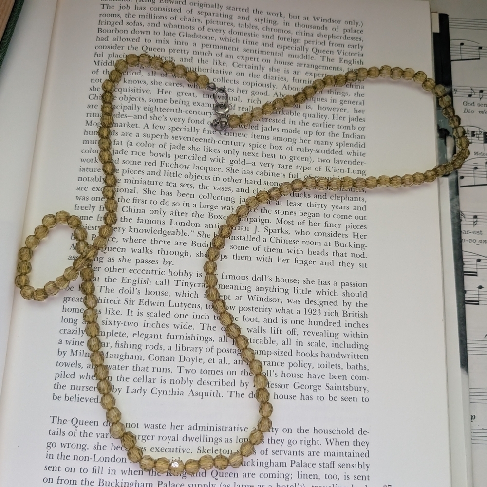 Elegant Gold Beaded Necklace